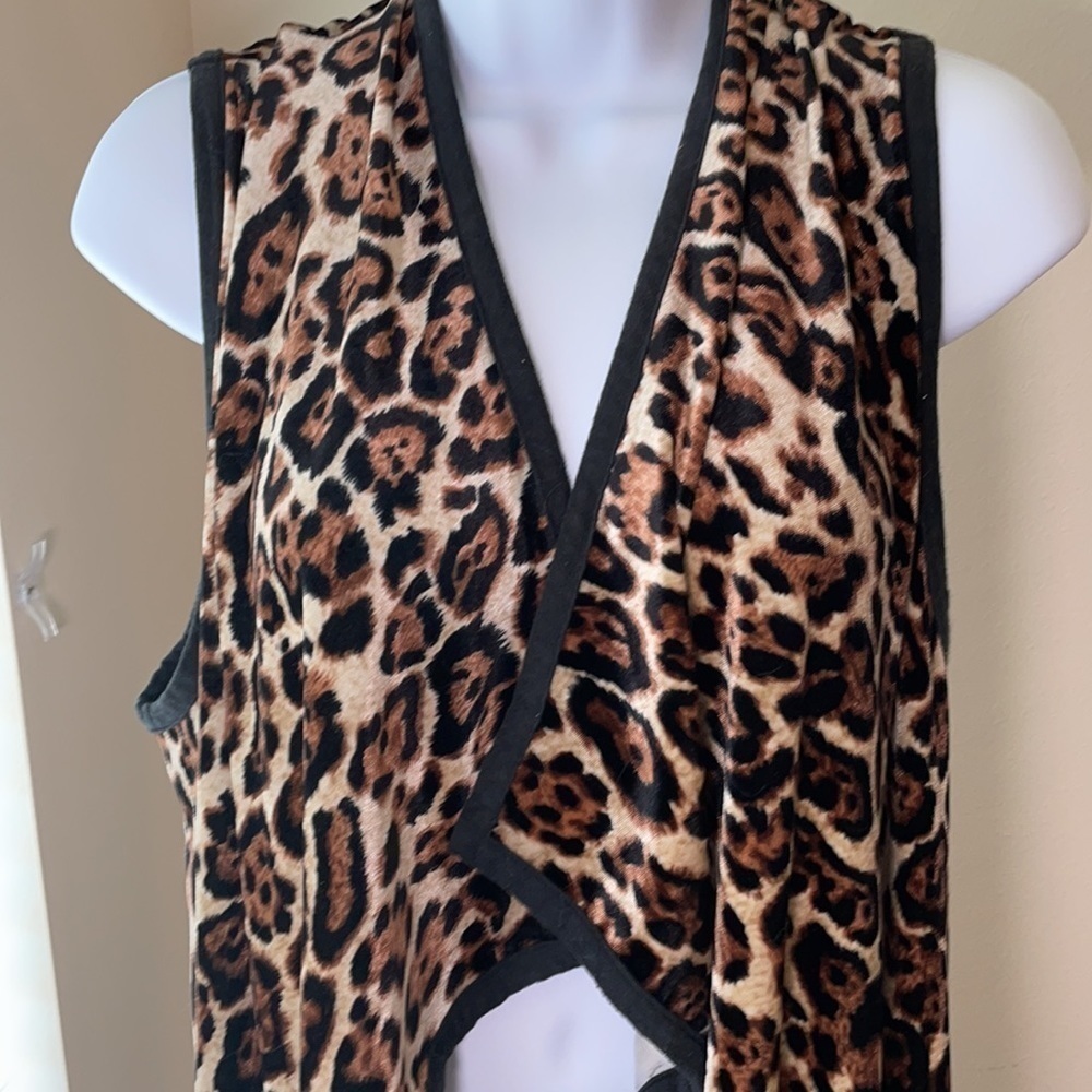 CHEETAH Patterned Open Face Long Beat Size Medium
